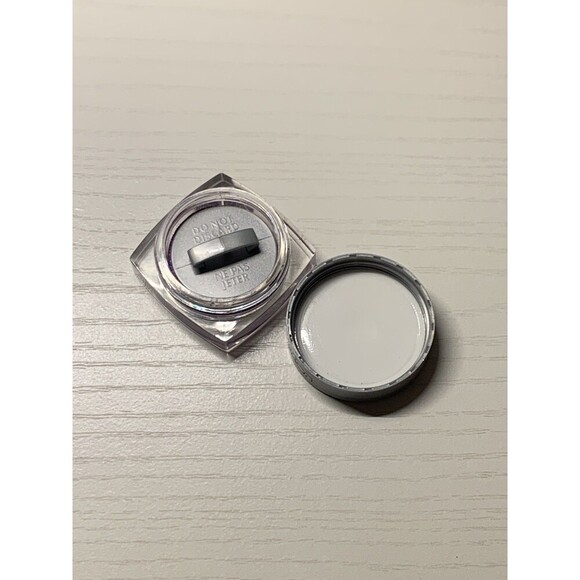 L'Oreal Infallible 24 Hour Eyeshadow, 755 With a Twist RARE HTF Purple 342 NEW - Picture 7 of 7